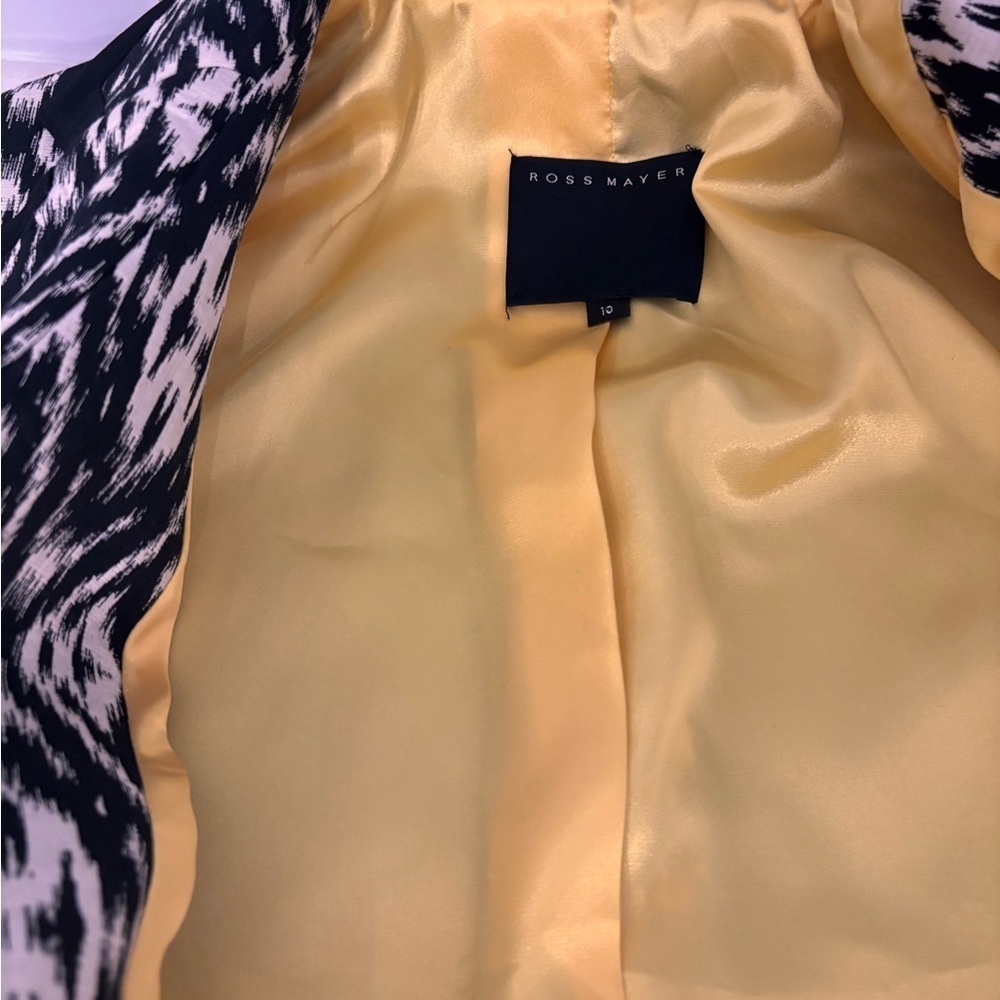 Ross Mayer Black and Creme Patterned Blazer with Yellow Lining - Picture 9 of 12
